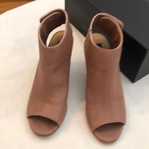 Steve by Steve Madden Natl Lea